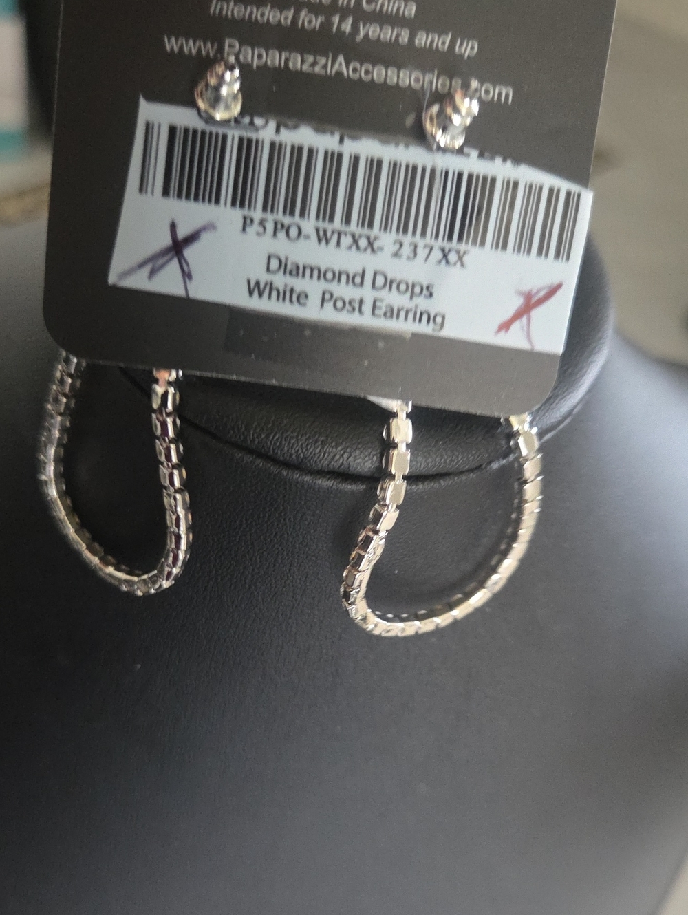 Paparazzi Diamond Drops White Earrings NWT - Picture 3 of 3